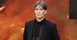 Cillian Murphy walks out of Oppenheimer premiere ahead of actors’ strike | BreakingNews.ie