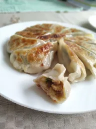 Vegan Chinese Dumplings With Tempeh and Cabbage