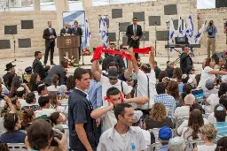 Netanyahu heckled by families of Israelis killed on 7 October