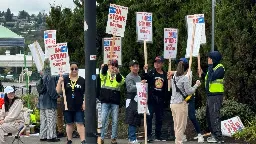 Airline workers speak out in support of strike by 33,000 Boeing machinists