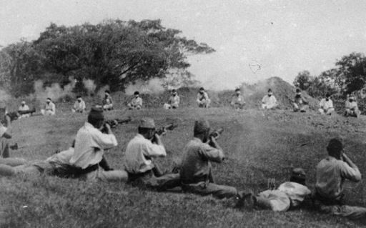 Imperialists massacring blindfolded Sikh prisoners.