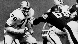 Hall of Fame offensive lineman Brown dies at 81