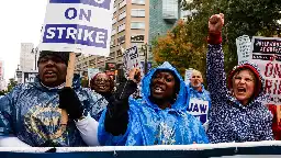 Hundreds of workers on strike rally in downtown Detroit