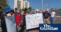 [news]  Holocaust survivor marks 80th birthday with protest outside Israeli prison