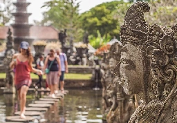 Bali issues 12 dos and 8 don'ts for tourists | Coconuts