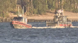 Pirates of the Columbia: Suspect steals Portland Fire &amp; Rescue fire boat, sails it down the river