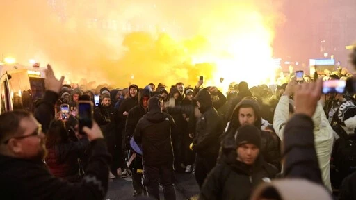 Israeli hooligans provoke clashes in Amsterdam after chanting anti-Palestinian slogans