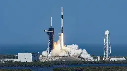 FCC effectively kills off T-Mobile and SpaceX's satellite ambitions (for now)