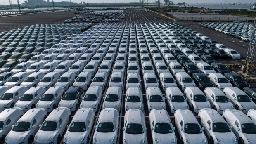 Chinese Carmakers Call for 25% Tax on Large European Cars: CCTV - BNN Bloomberg