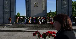 Berlin bans Russian and Ukrainian flags during WWII commemoration