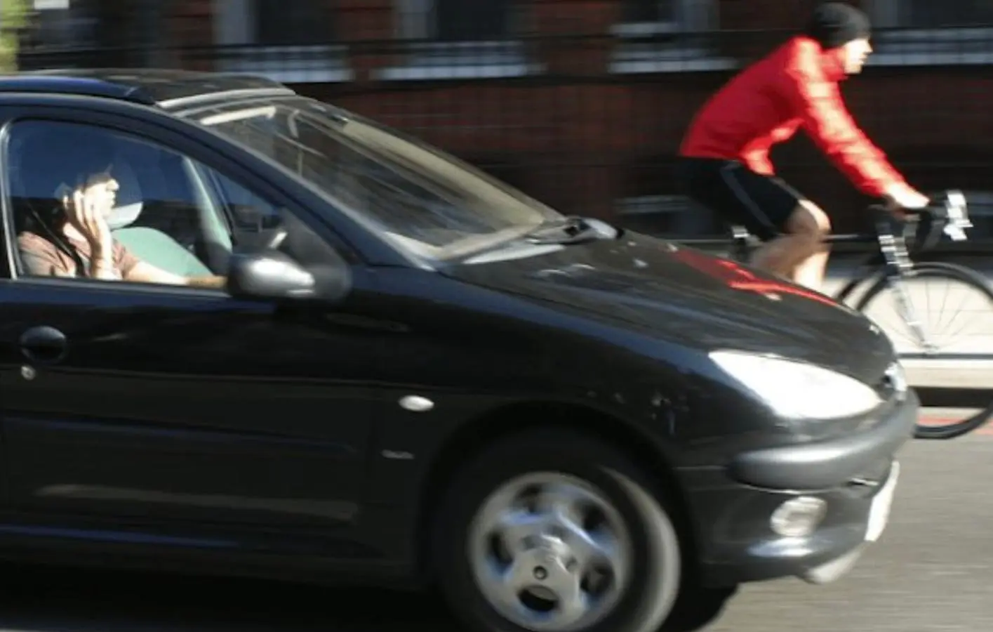 Motorists Break Law To Save Time, Cyclists Break Law To Save Lives, Finds Study