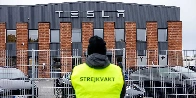 Sweden: electrical, real estate, and delivery workers join sympathy strikes against Tesla. Norwegian union also to block Tesla imports.