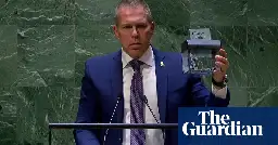 UN votes to back Palestinian membership, prompting Israeli envoy to shred charter – video
