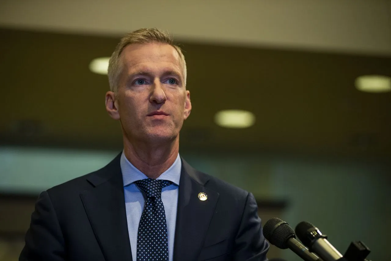 Portland Mayor Ted Wheeler weighs seizing control of all city bureaus