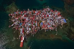 'We're going to sink': hundreds abandon Caribbean island home