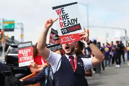 American Airlines Flight Attendants Authorize Strike With 99.5 Percent Support