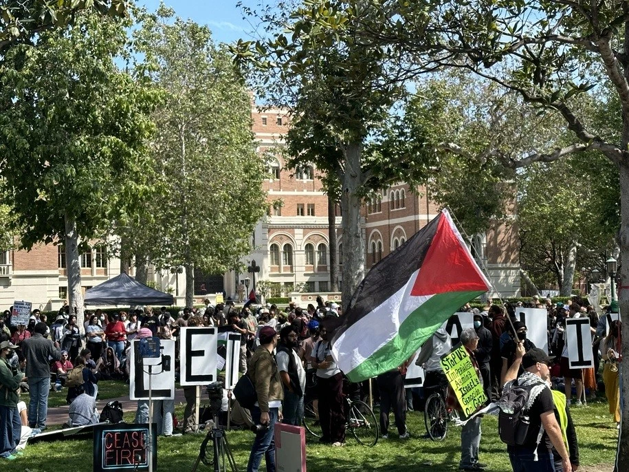 LAPD fires riot munitions, makes mass arrests at USC pro-Palestine protest